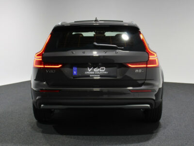 Volvo V60 Cross Country B5 AWD Ultimate Panoramadak Harman/Kardon Stoelventilatie Automa