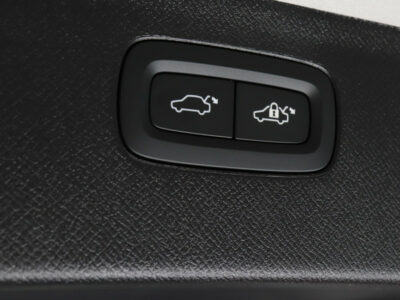 Volvo XC90 T8 Plug-in Hybrid AWD Ultimate Dark Automaat