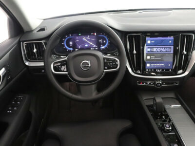 Volvo V60 B4 197 PK Plus Dark IntelliSafe Parkeerverwarming