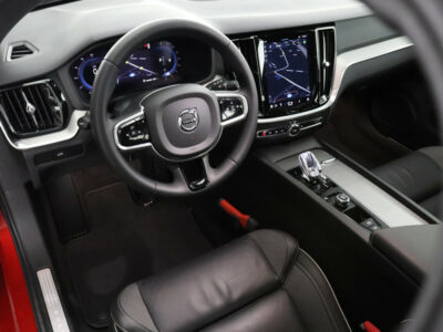 Volvo V60 B4 197 PK Plus Dark Harman/Kardon Standkachel Trekhaak