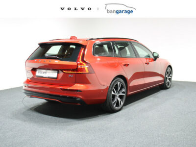 Volvo V60 B4 197 PK Plus Dark Harman/Kardon Standkachel Trekhaak