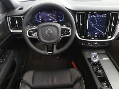 Volvo V60 B4 197 PK Plus Dark Harman/Kardon Standkachel Trekhaak