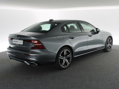 Volvo S60 T6 Plug-in Hybrid R-Design ACC BLIS Park. Camera Automaat