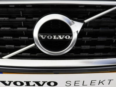 Volvo S60 T6 Plug-in Hybrid R-Design ACC BLIS Park. Camera Automaat