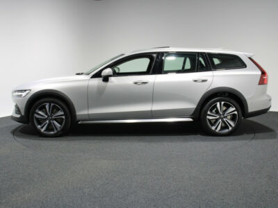 Volvo V60 Cross Country B5 AWD Plus Schuifdak ACC 360 Camera Leder Automaat