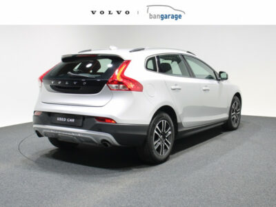 Volvo V40 Cross Country T3 Momentum Parkeerkachel Verw. Voorruit On Call