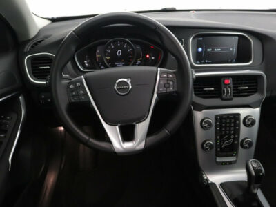 Volvo V40 Cross Country T3 Momentum Parkeerkachel Verw. Voorruit On Call