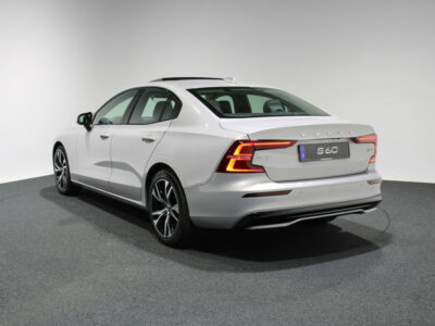 Volvo S60 B4 Ultimate Dark Schuif-/kanteldak Harman/Kardon Automaat