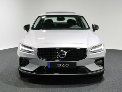 Volvo S60 B4 Ultimate Dark Schuif-/kanteldak Harman/Kardon Automaat