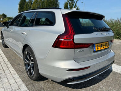 Volvo V60 B4 Plus Dark ACC BLIS Climate Pack Trekhaak Automaat