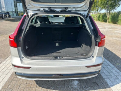 Volvo V60 B4 Plus Dark ACC BLIS Climate Pack Trekhaak Automaat