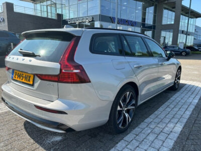 Volvo V60 B4 Plus Dark ACC BLIS Climate Pack Trekhaak Automaat