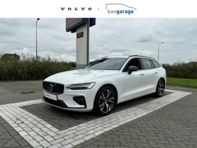 Volvo V60 B3 Plus Dark Schuif-/kanteldak Harman/Kardon Trekhaak Automaat