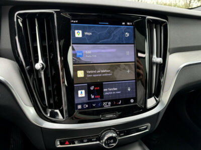 Volvo V60 B3 Plus Dark Schuif-/kanteldak Harman/Kardon Trekhaak Automaat